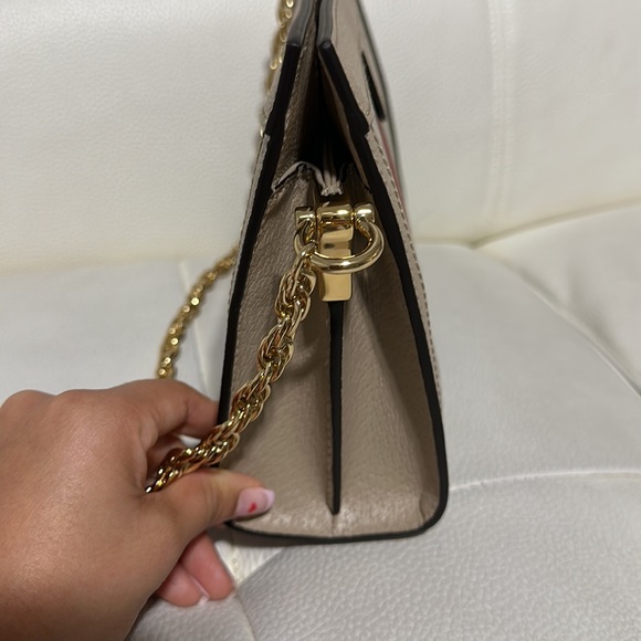 Gucci Beige and Green Shoulder Bag with Gold Chain - Picture 3 of 6